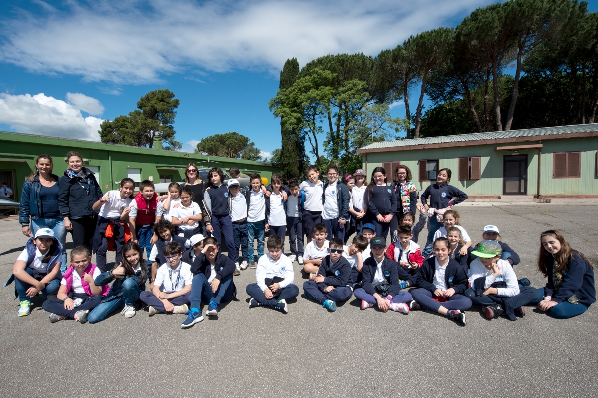 Un momento della visita degli scolari