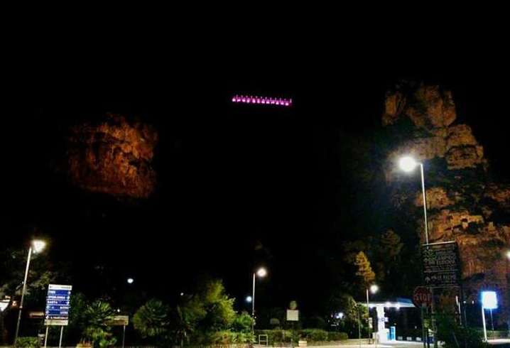 Il tempio di Giove illuminato di rosa