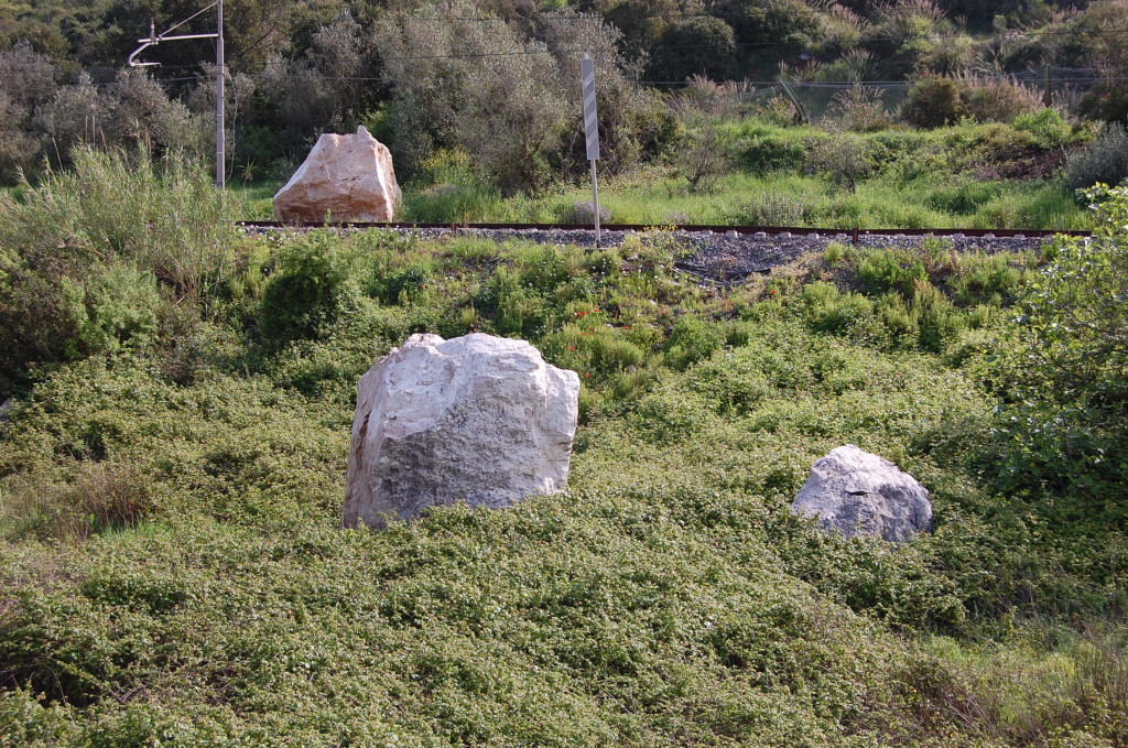 Massi-caduti-dal-monte-Cucca.jpg